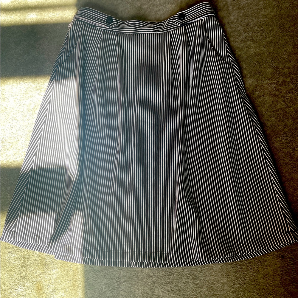 Black and White Skirt | Medium